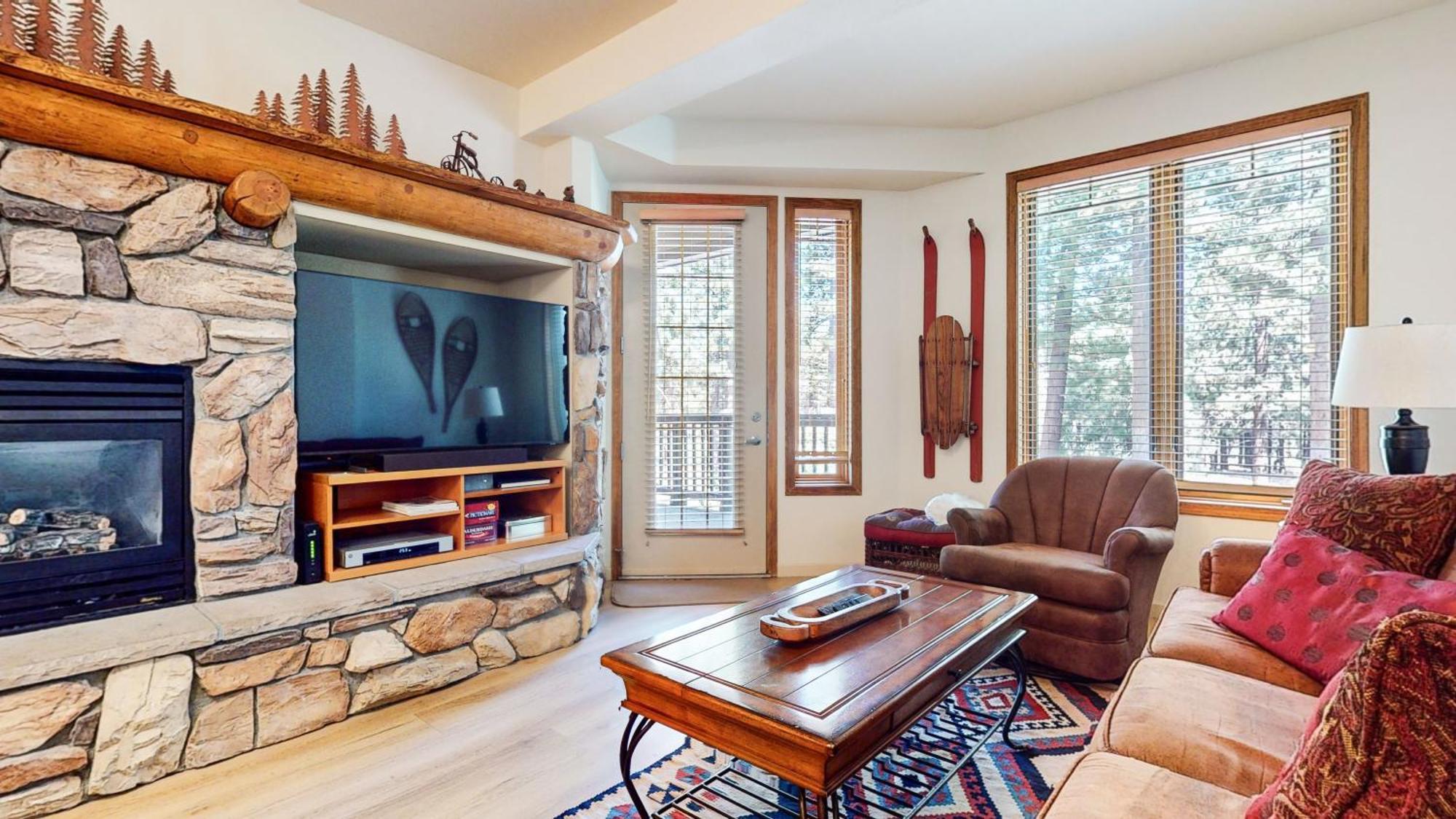 Mammoth Green 118 Located On Sierra Star Golf Course, Private Patio, Summer Pool Condo Mammoth Lakes Luaran gambar